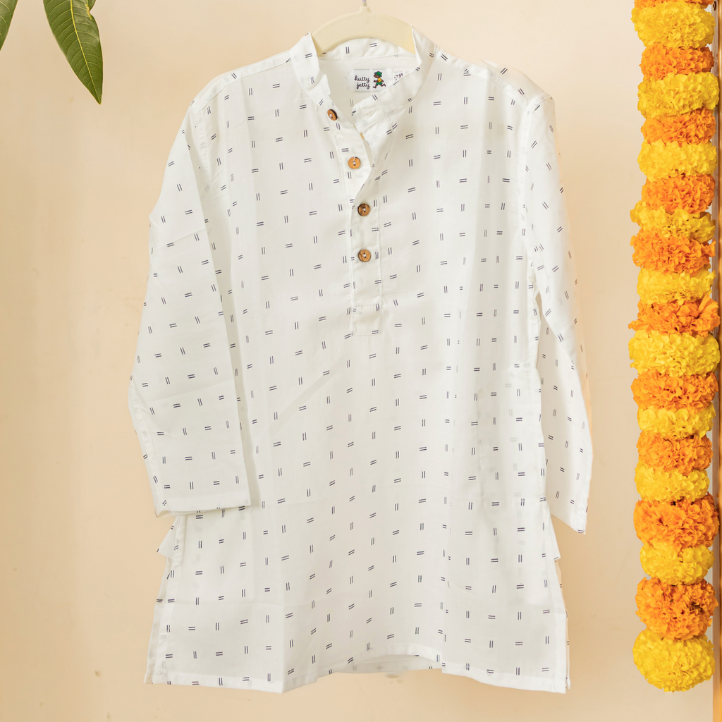 White Kurta With Two Kutty Parallel Black Lines