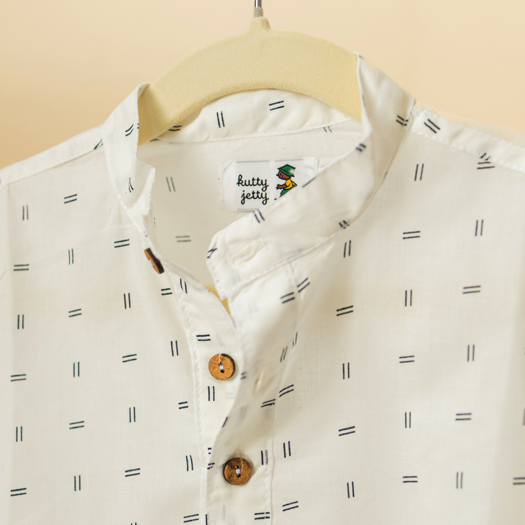 White Kurta With Two Kutty Parallel Black Lines