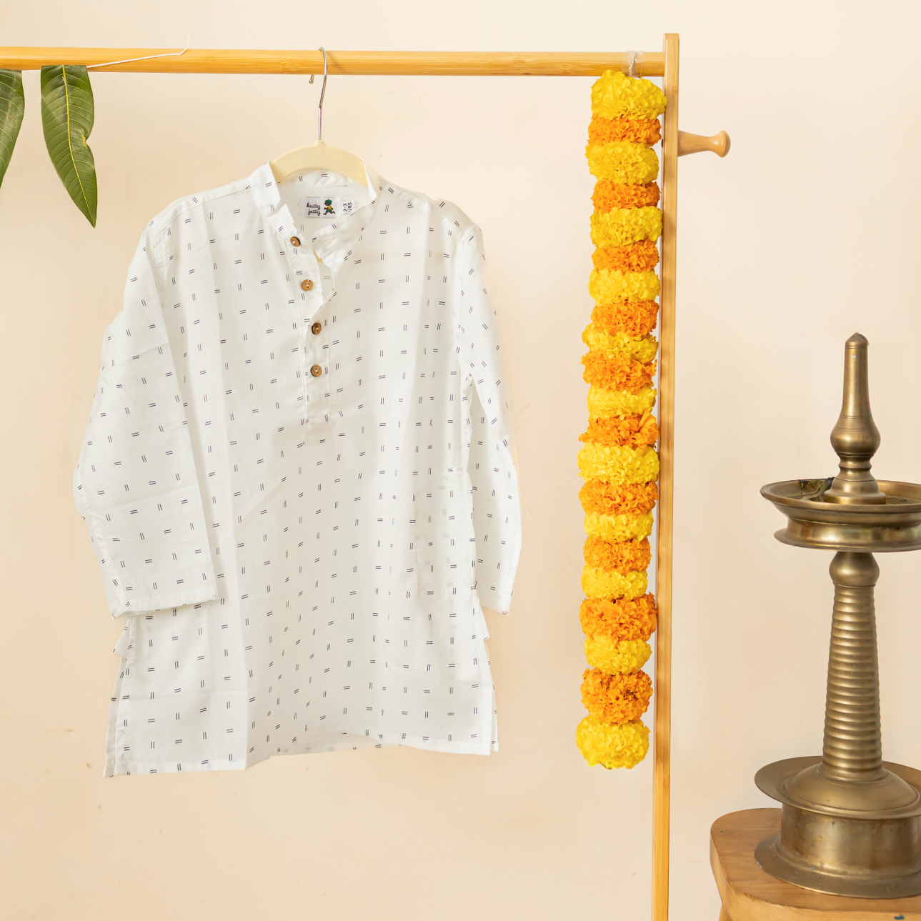 White Kurta With Two Kutty Parallel Black Lines